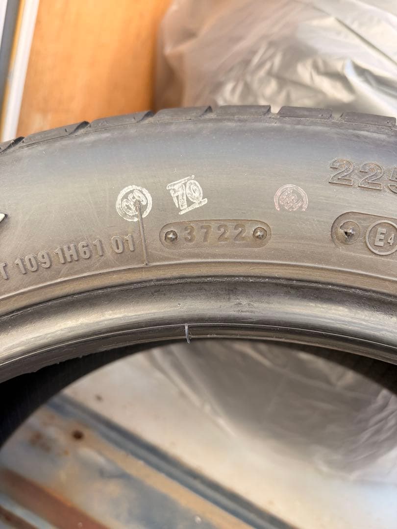 アクセレラ X-BOOST 225/50R18 タイヤ4本　ホワイトレター