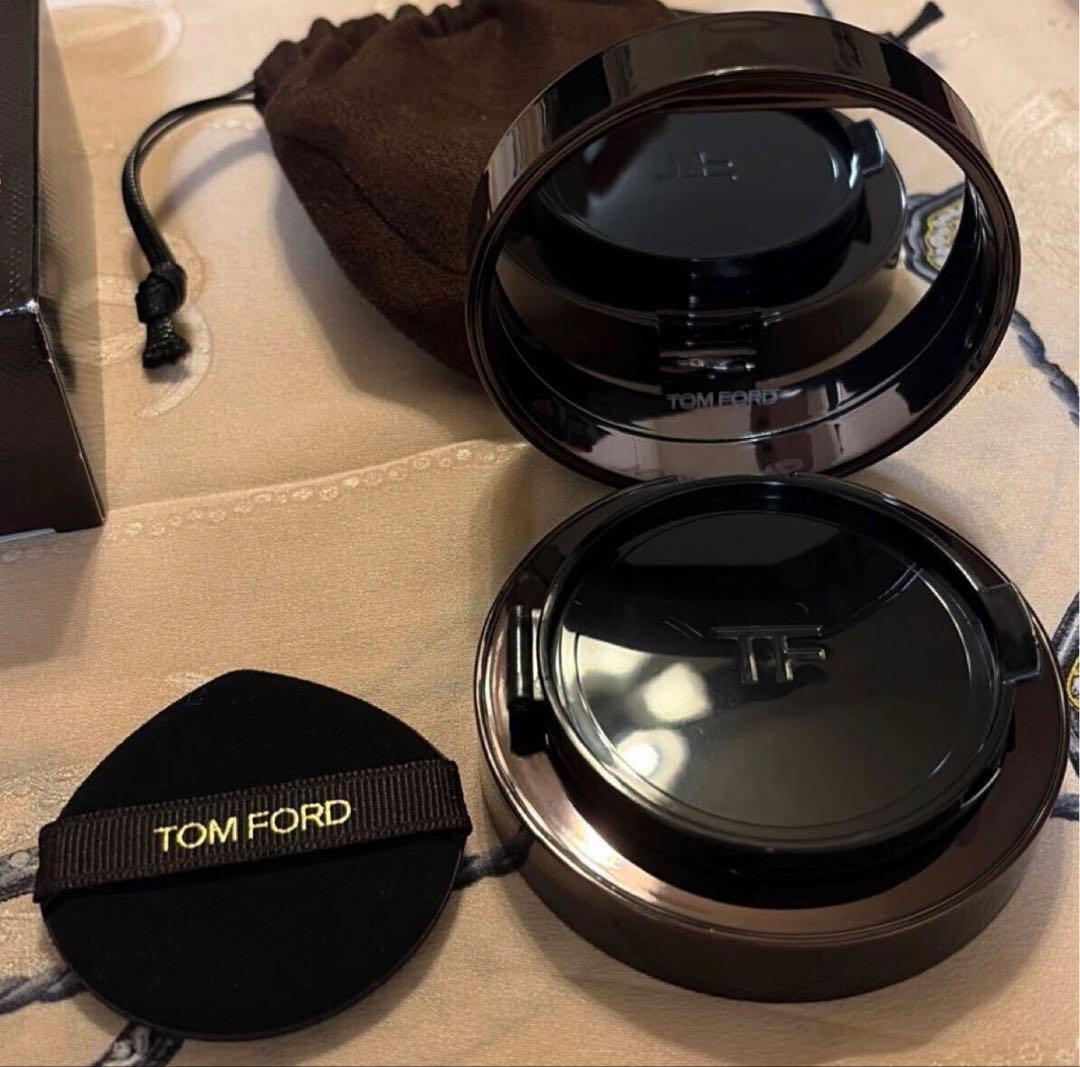 新品同様 トムフォード アーキテクチャーソフトマットブラーリング クッション