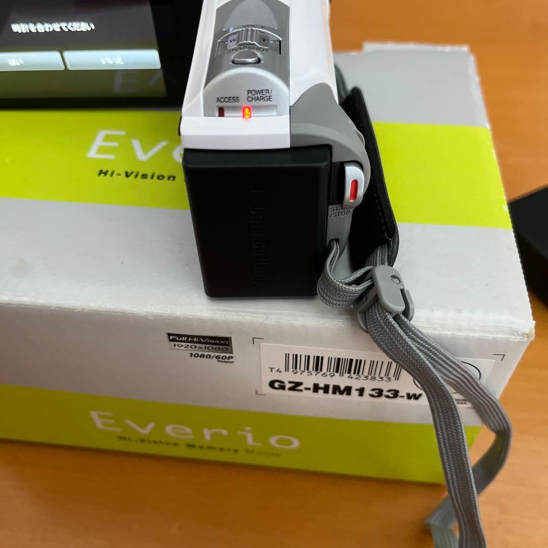 『作動済み』JVC Everio GZ-HM133-W ビデオカメラ