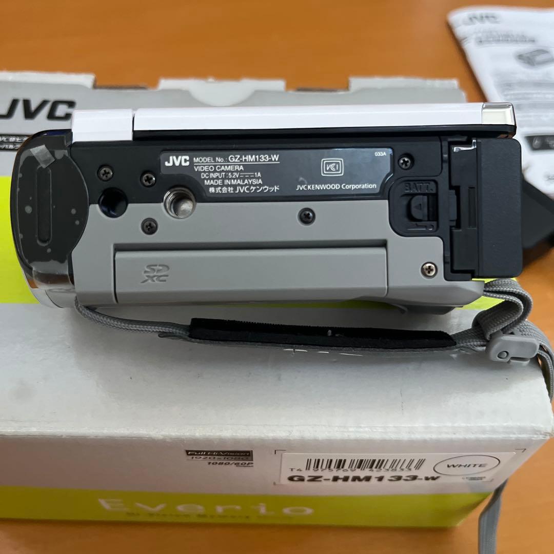 『作動済み』JVC Everio GZ-HM133-W ビデオカメラ