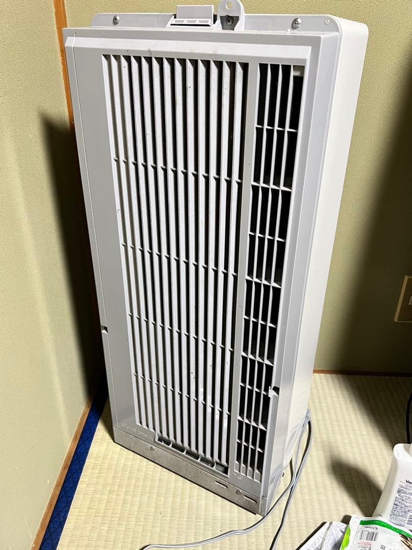 窓用エアコン スリムデザイン ホワイト