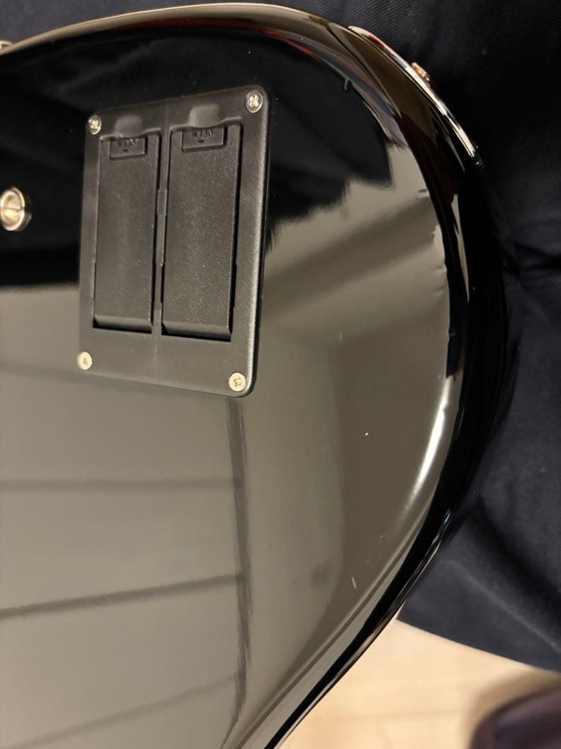 ベース Fender Deluxe Jazz Bass V Kazuki Arai