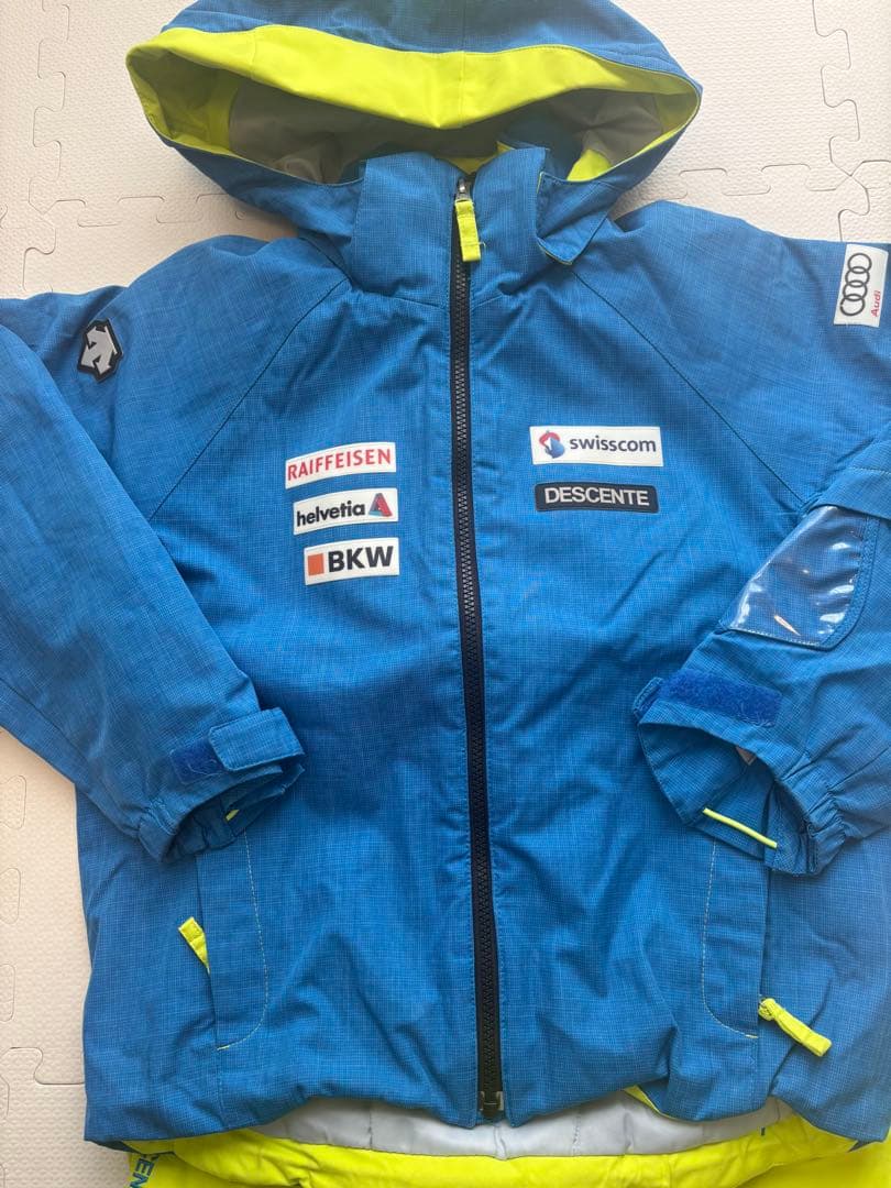 お値下げデサントDESCENTE 子供用スキーウェア 140