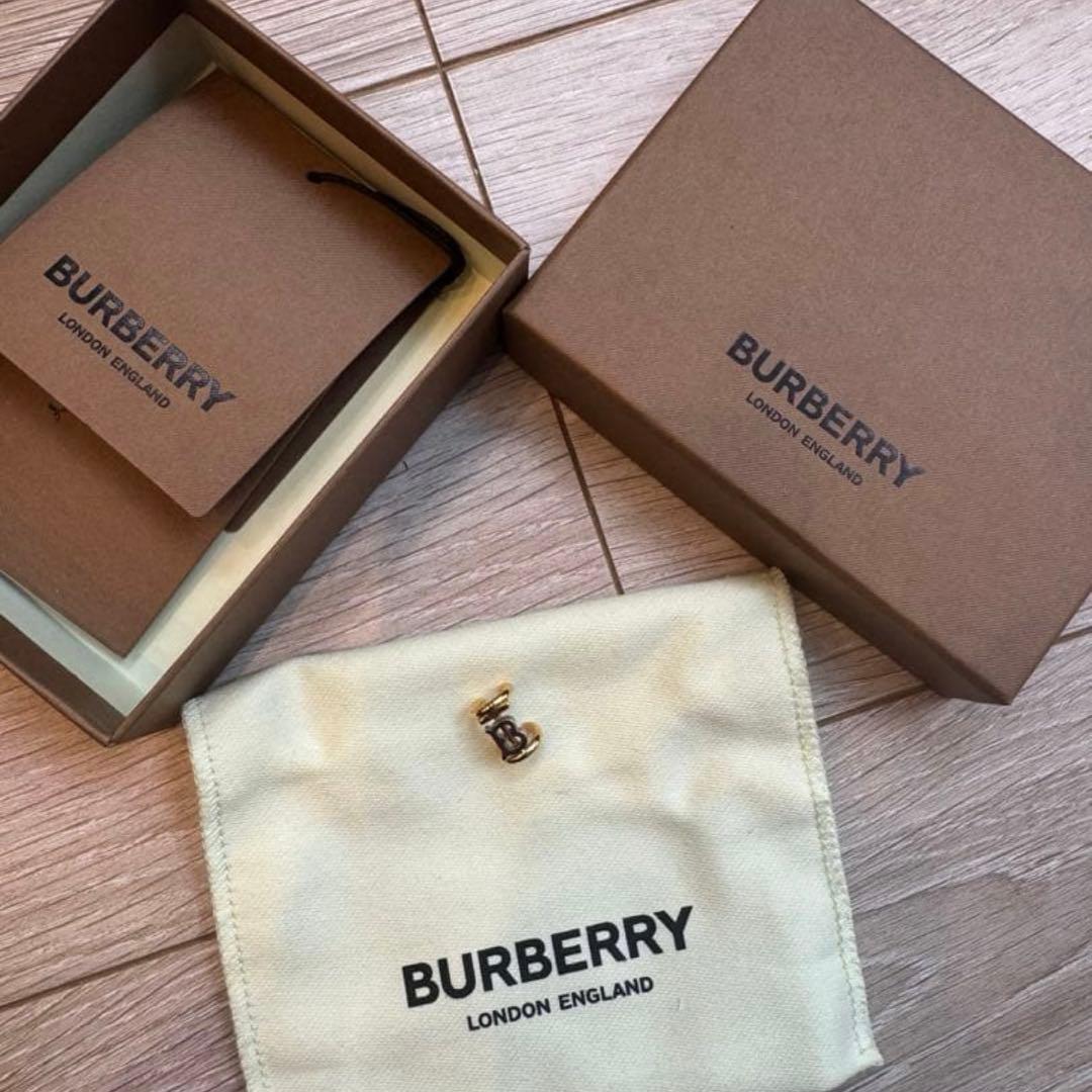 BURBERRYイヤーカフ Bロゴ付き バーバリー