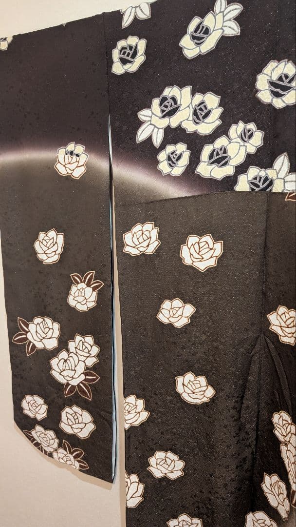 濃茶地にバラの刺繍振袖＆袋帯セット♪