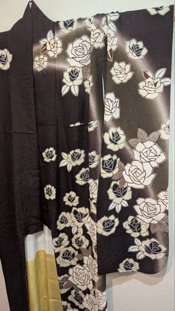 濃茶地にバラの刺繍振袖＆袋帯セット♪