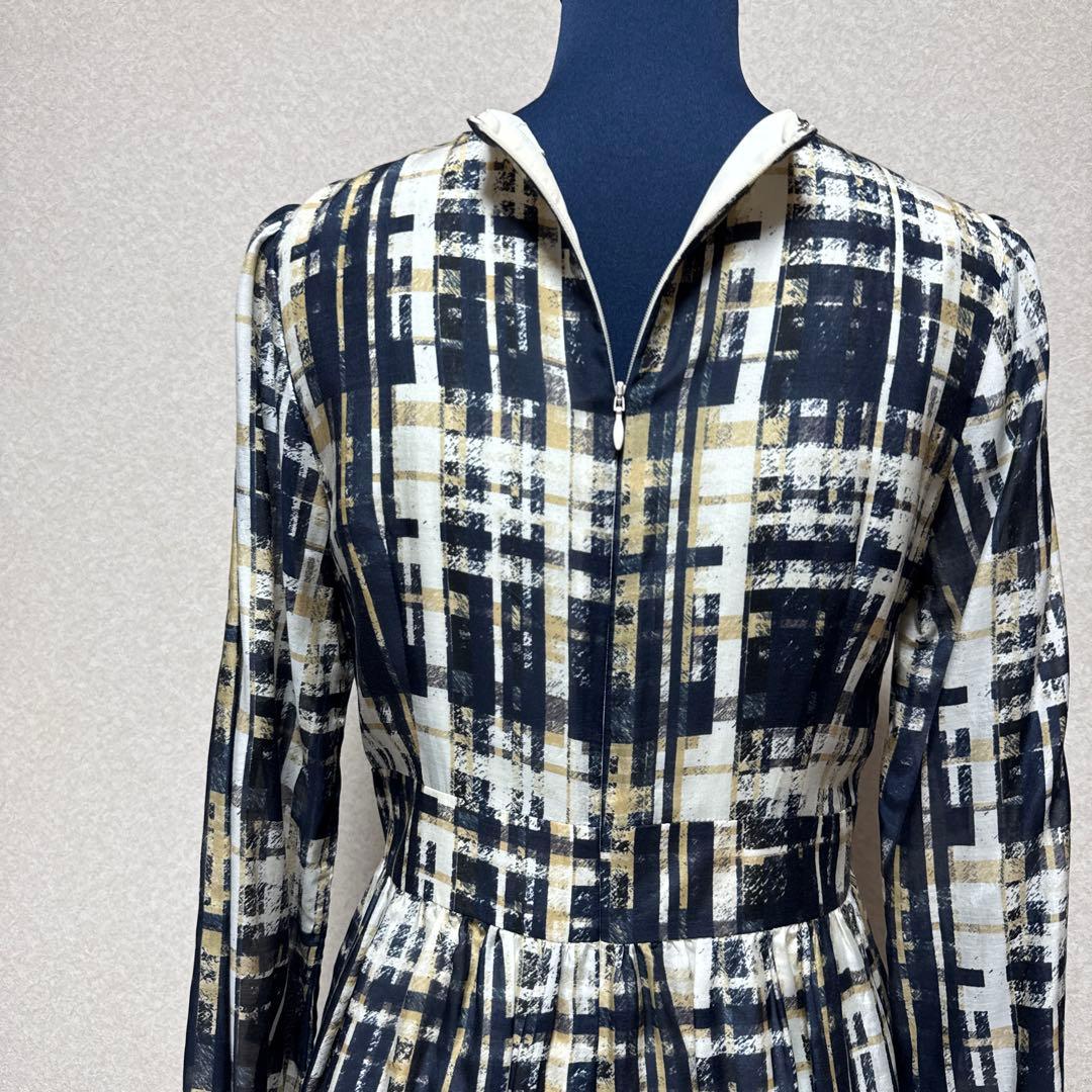 【美品】トゥルートラサルディ・シルク混　チェック柄　長袖ワンピース　40