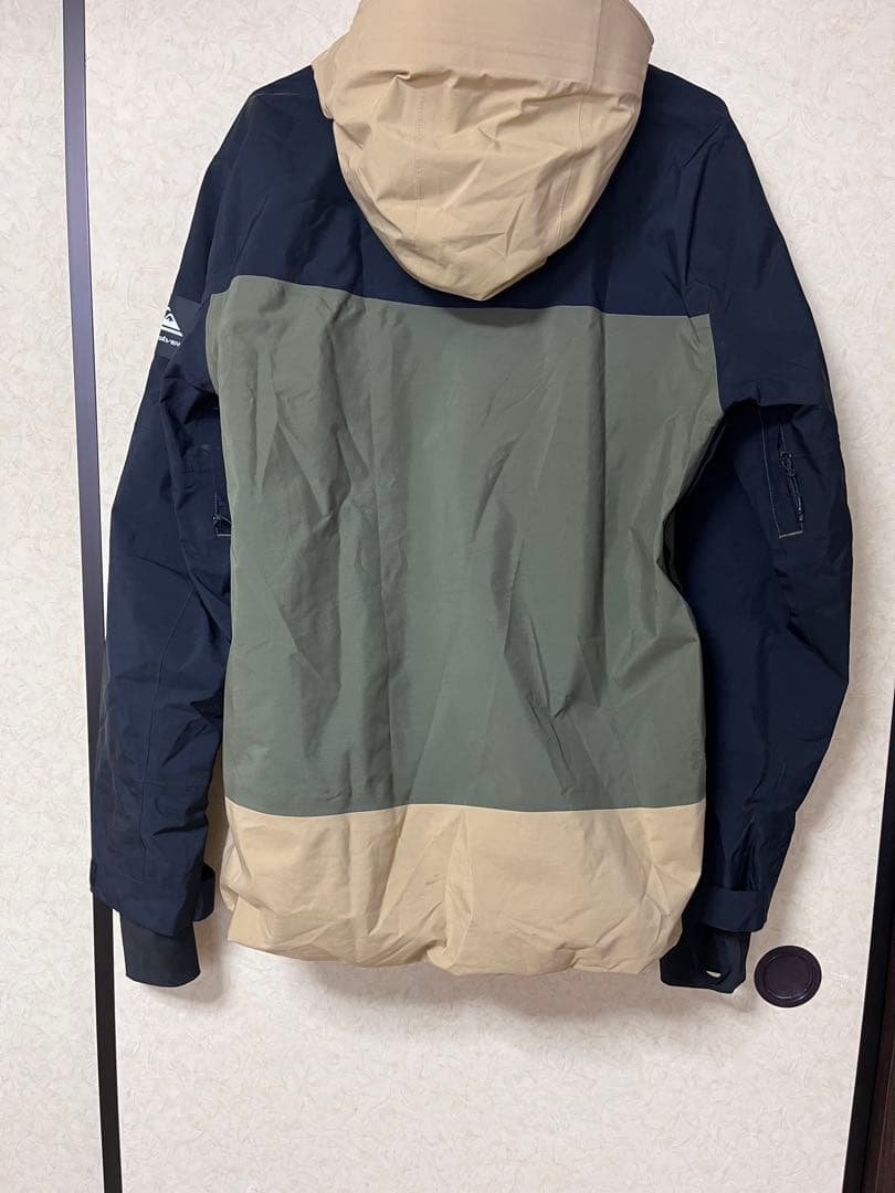 QUICKSILVER スノーウエア　Mサイズ ⚠️値下げ交渉 可⚠️
