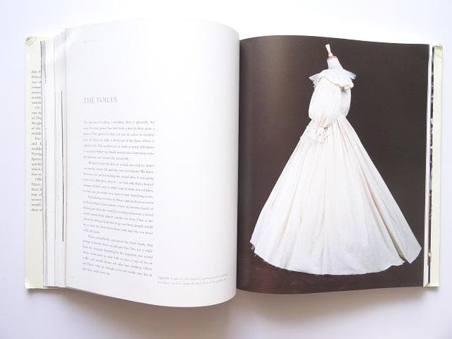 洋書◆ダイアナ結婚式写真集 本 英国 イギリス 王室 ドレス 制作 デザイン