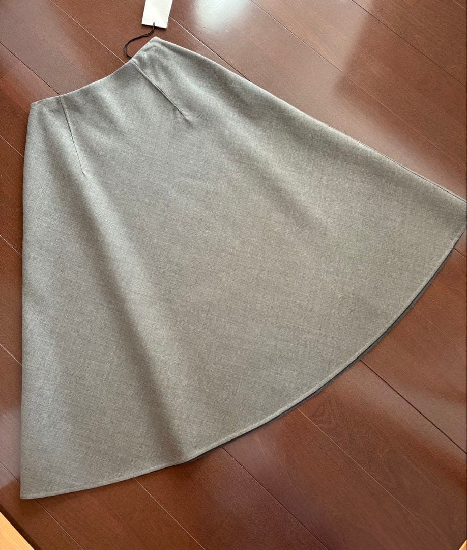 conte コンテ　えみり　リバーフレアスカート　新品タグ付き