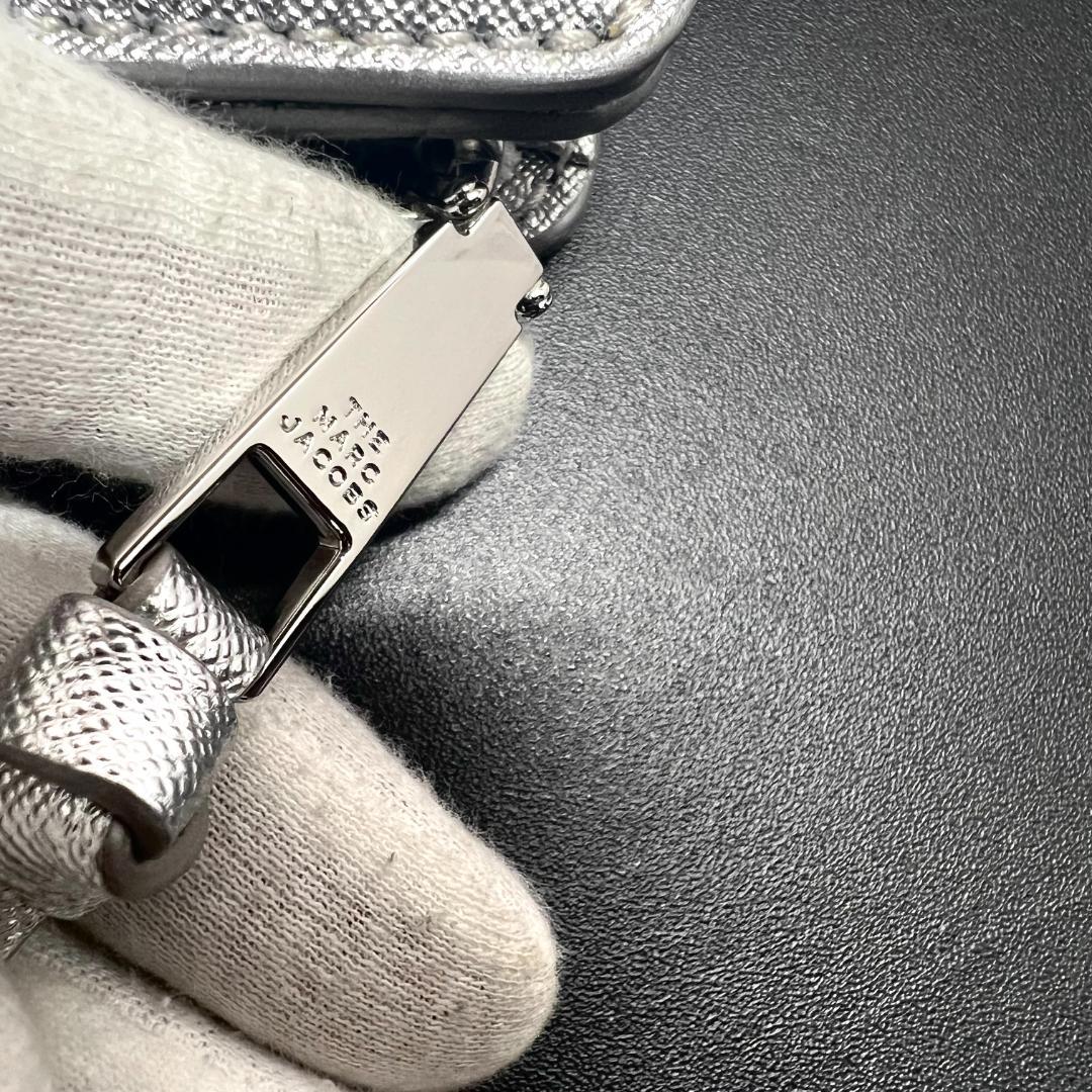 正規品＆極美品‼️ マークジェイコブス スナップショット 三つ折り財布 シルバー