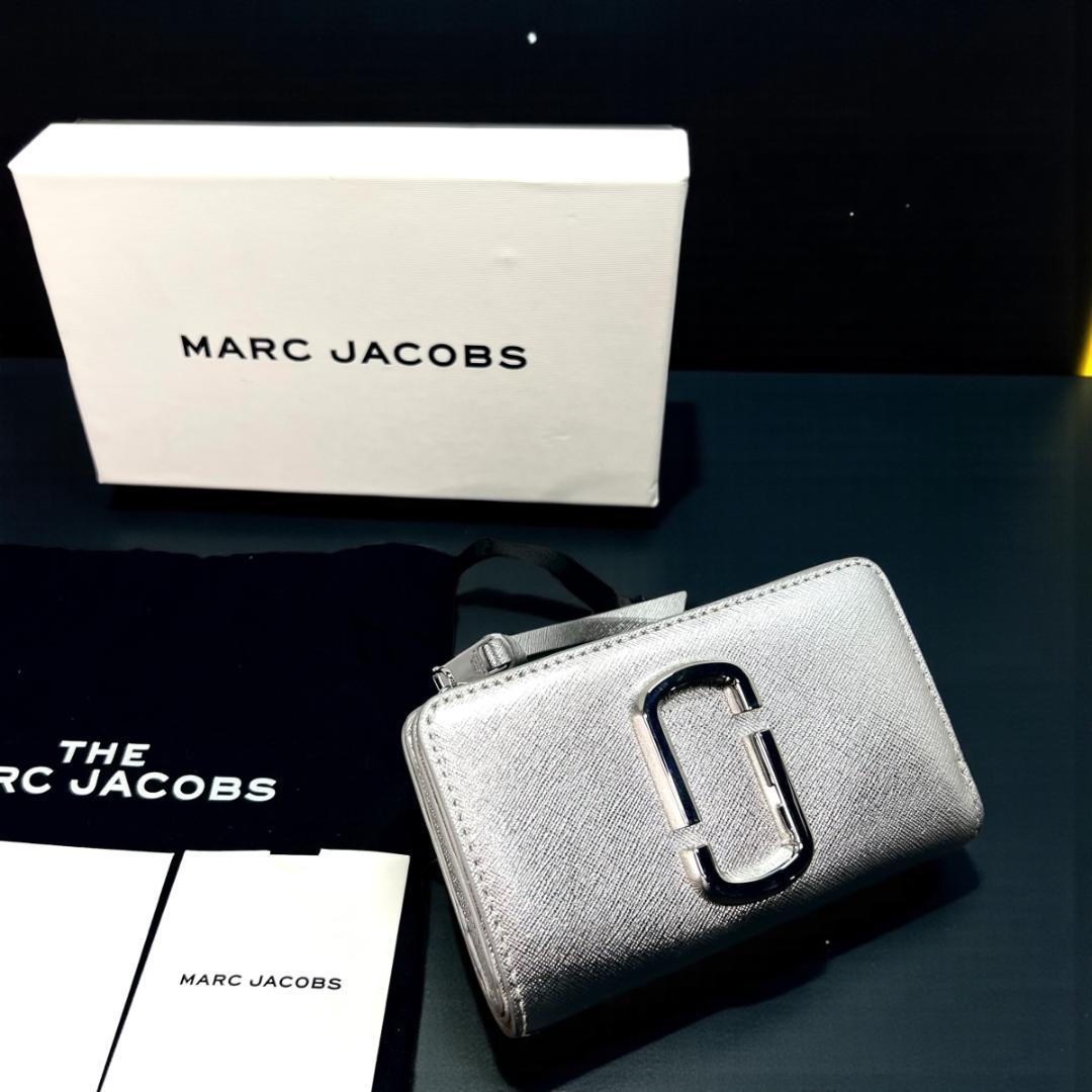 正規品＆極美品‼️ マークジェイコブス スナップショット 三つ折り財布 シルバー