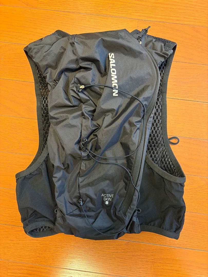 ACTIVE SKIN 8 ランニングベスト (フラスク付き)