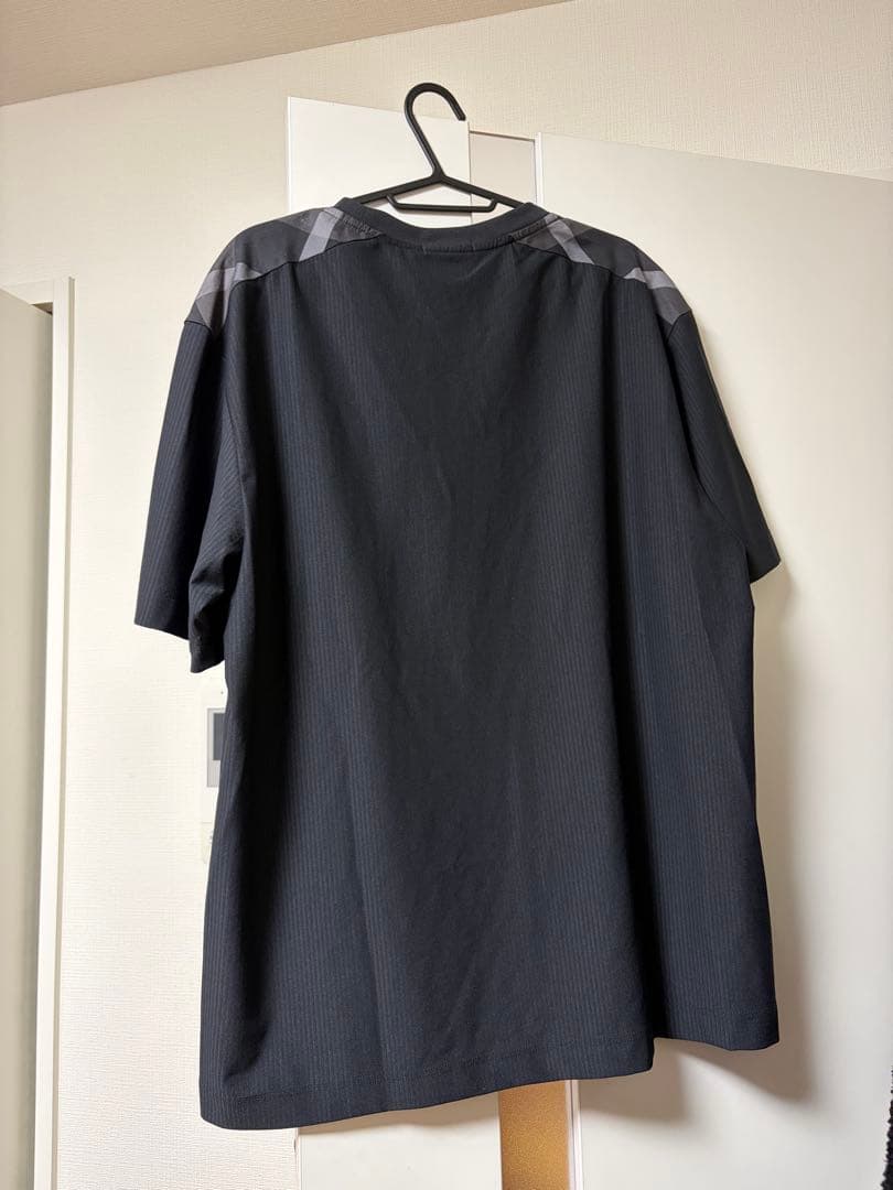 【BURBERRY】タグ付き新品ブラック Tシャツ LL フォーマル