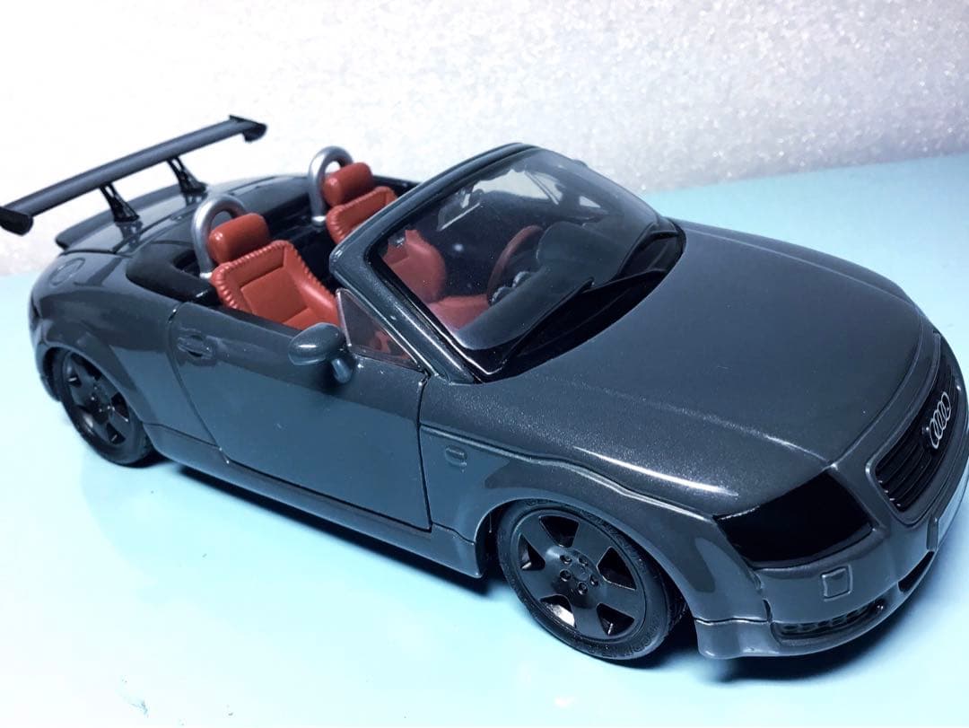 ⭐️お買い得‼️ 　アウディ　1/24