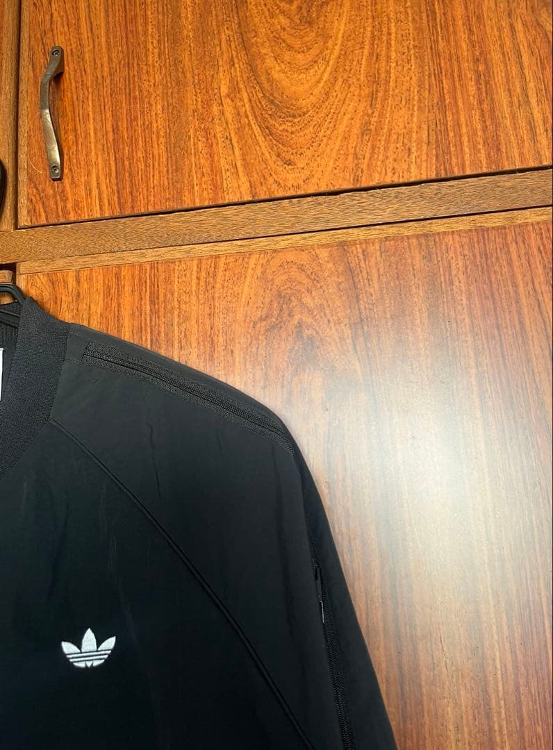 adidas Adilenium シーズン3 オーバーサイズSSTトラックトップ