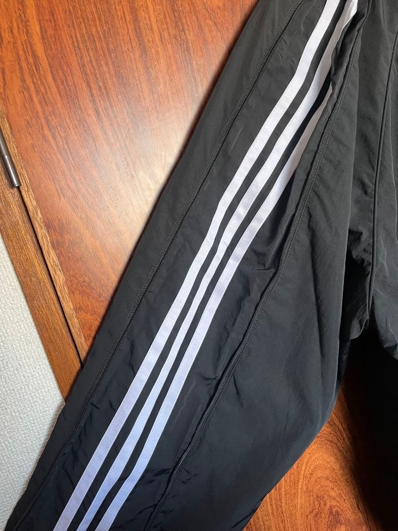 adidas Adilenium シーズン3 オーバーサイズSSTトラックトップ
