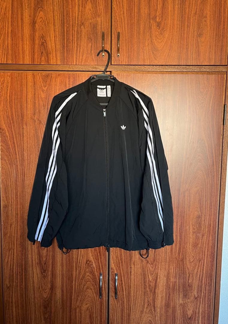 adidas Adilenium シーズン3 オーバーサイズSSTトラックトップ
