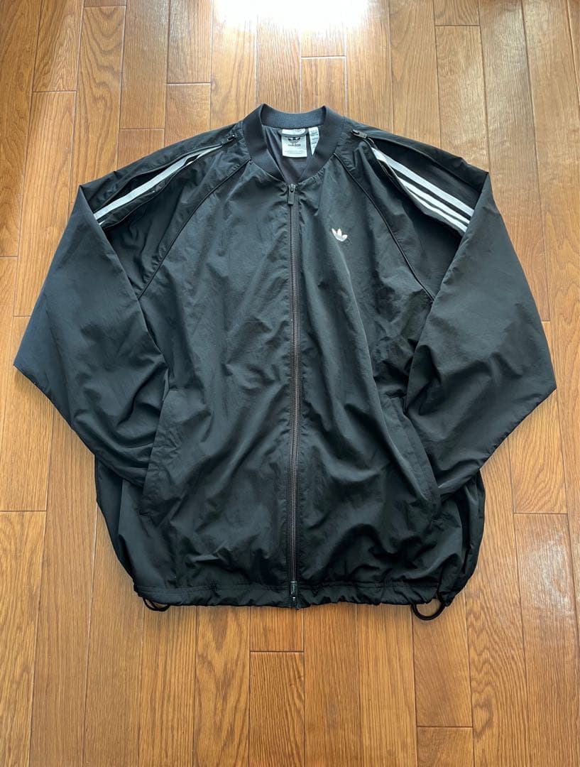 adidas Adilenium シーズン3 オーバーサイズSSTトラックトップ