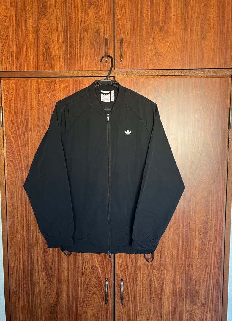 adidas Adilenium シーズン3 オーバーサイズSSTトラックトップ