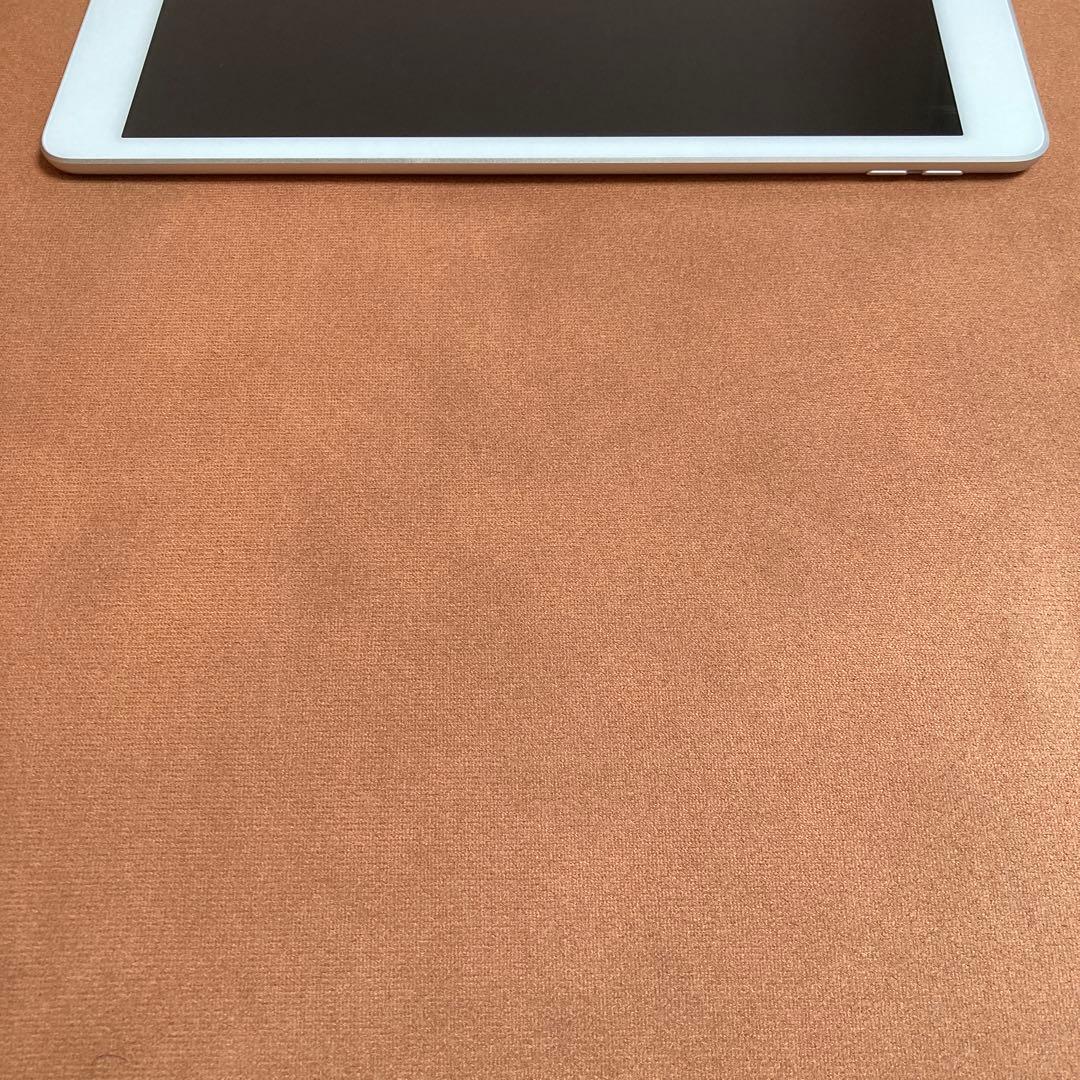 633 電池最良好☆比較的美品☆iPad8 第8世代 32GB WIFIモデル☆