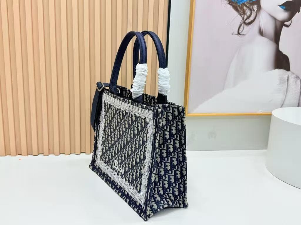 Dǐor ネイビー トートバッグ