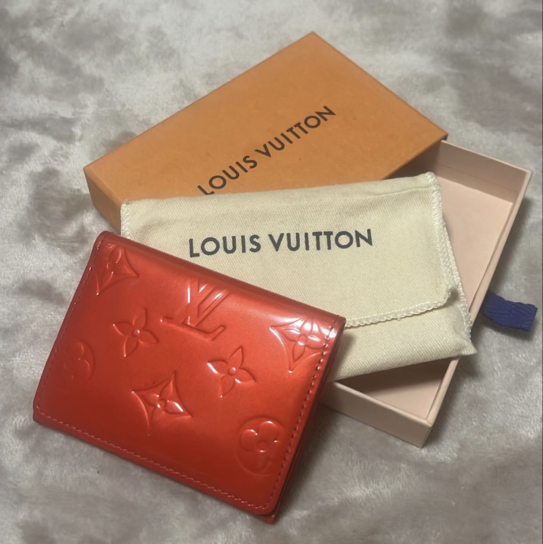 LOUIS VUITTON 赤 二つ折り財布