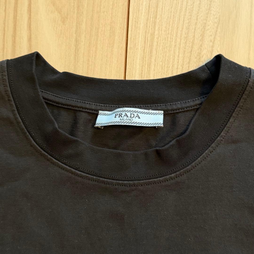 PRADA 黒 Tシャツ ロゴ付き
