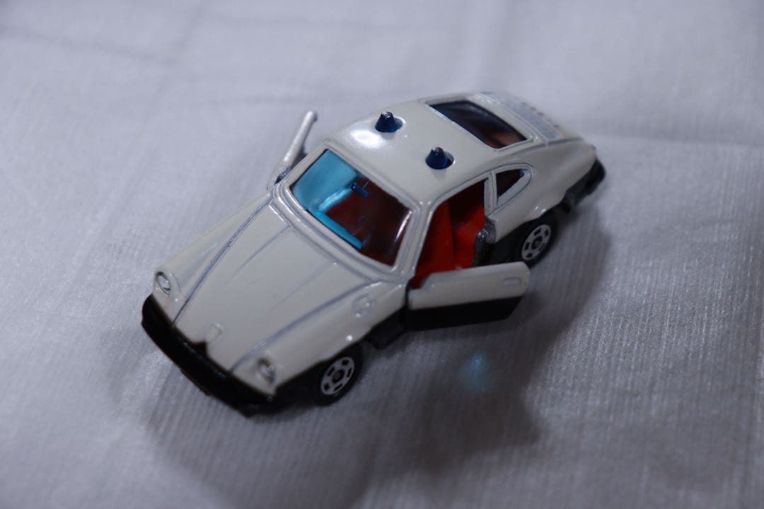 日本製　トミカ　外国車シリーズ　ポルシェ　911S ポリスカー　F16