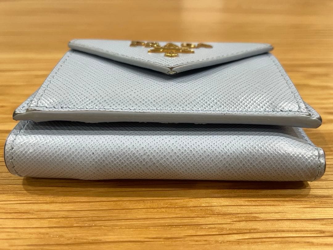 プラダ　三つ折り財布　バイカラー