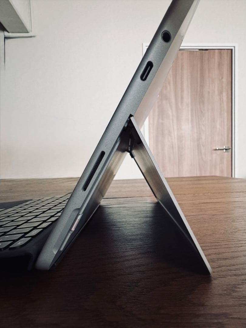 SurfaceGo4 128GBモデル　本体＋キーボード＋ペン付