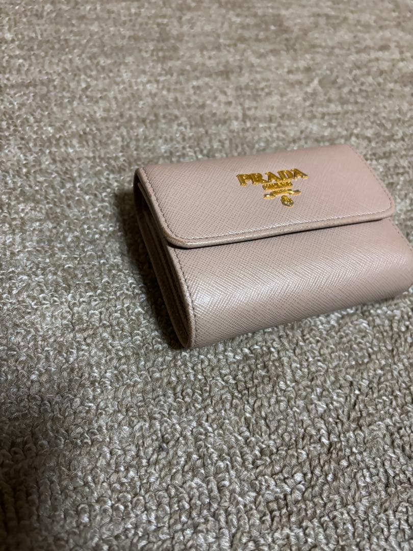 菜*香様 PRADA 三つ折り財布 サフィアーノ ベージュカラー 1MH025