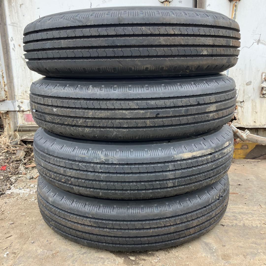 【新車外】225/80R17.5　123/122L　ヨコハマ　縦目　RY138E