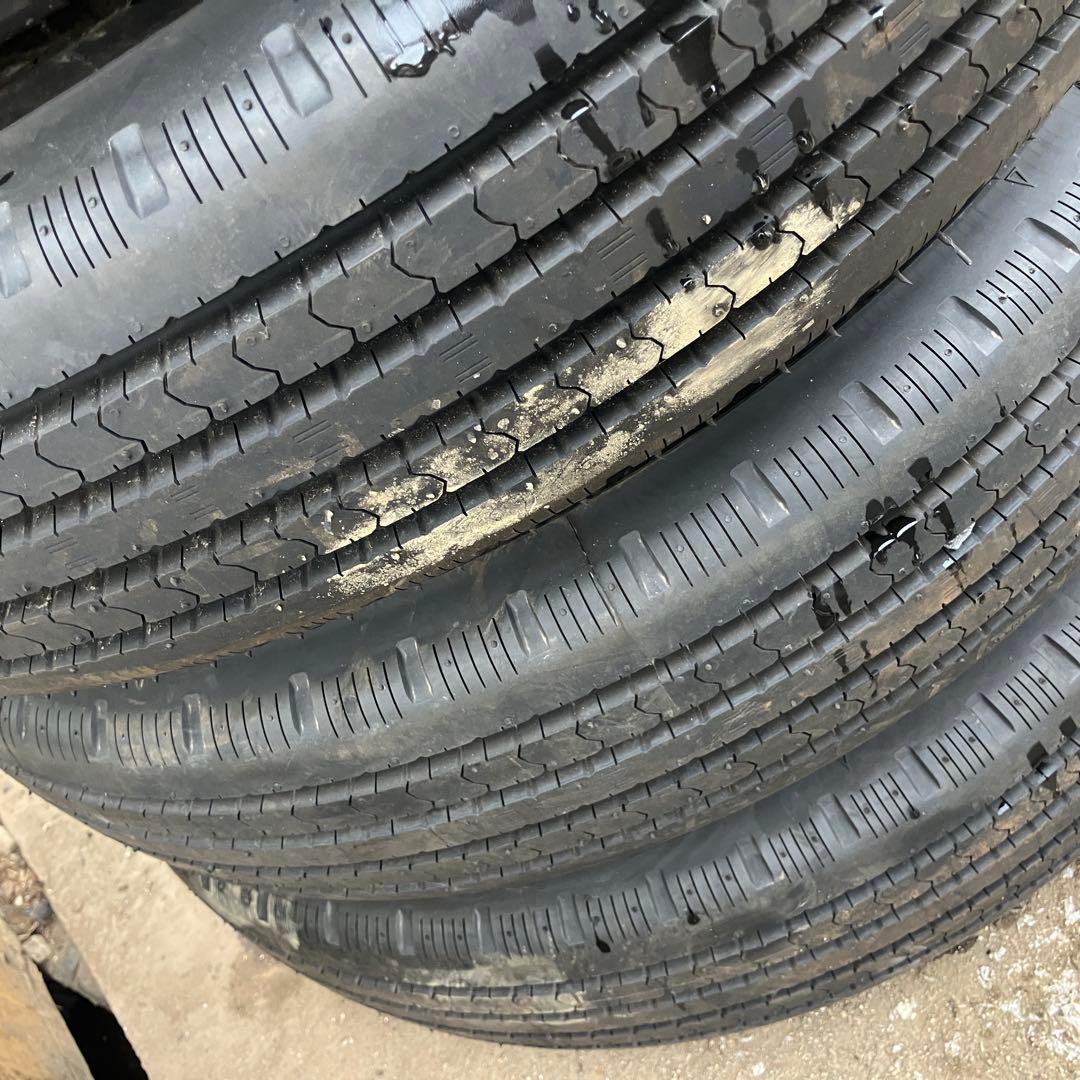 【新車外】225/80R17.5　123/122L　ヨコハマ　縦目　RY138E