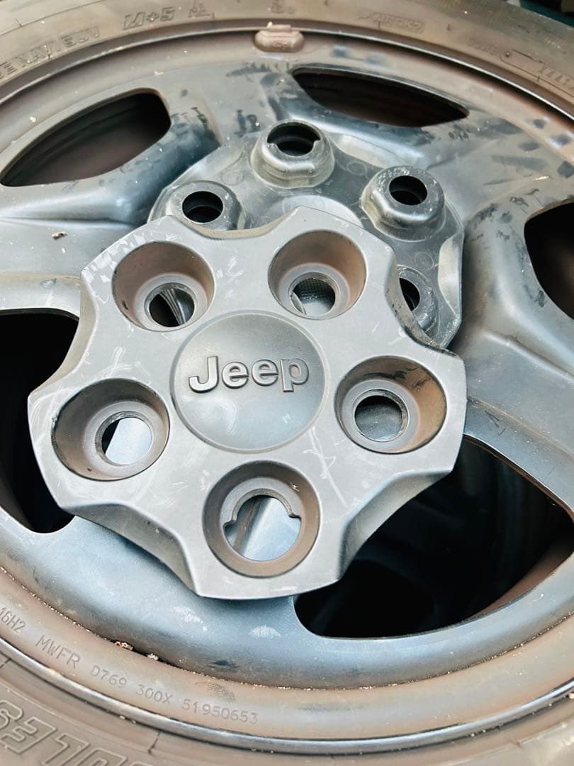D*i様 Jeep レネゲード　純正ホイール　 スタッドレスタイヤ 16インチ