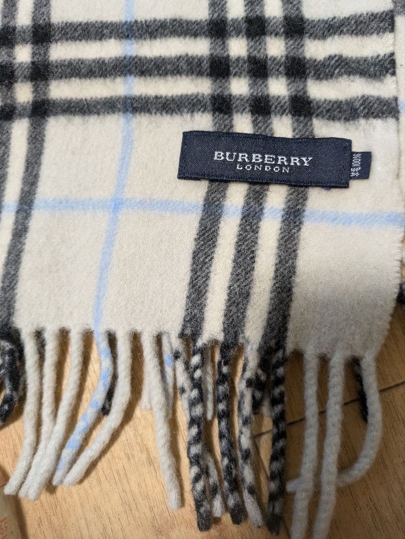 新品未使用品暖かいBURBERRY チェック柄マフラー