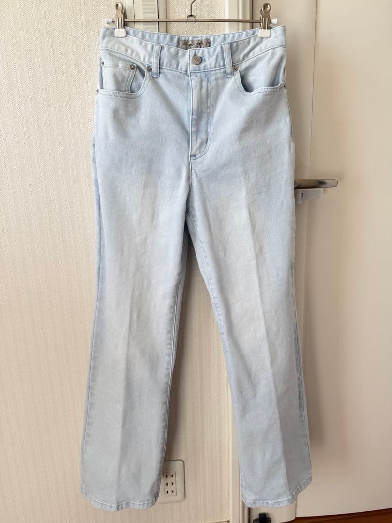訳あり JUSGLITTY センタープレス美脚デニム サックス SS