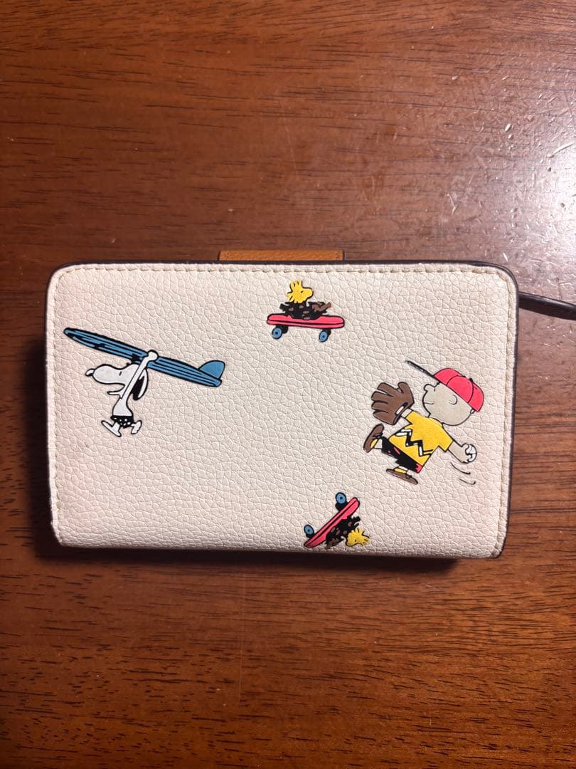 COACH スヌーピー　二つ折り財布