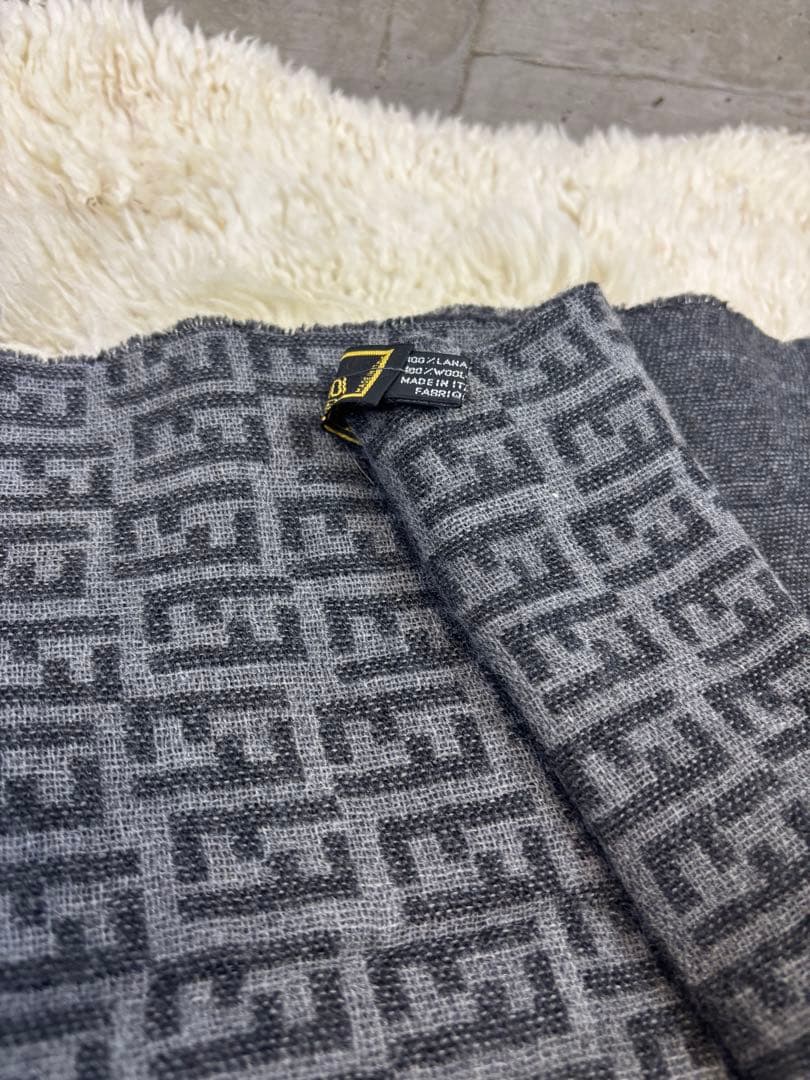 イタリア製 フェンディ FENDI ズッカ柄 ウールマフラー バッグ 鞄 パンツ