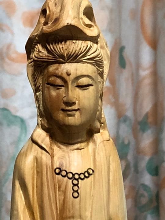 ヒノキ（太行山崖柏）崖柏（ヤーバイ) 天然 木彫 観音仏像