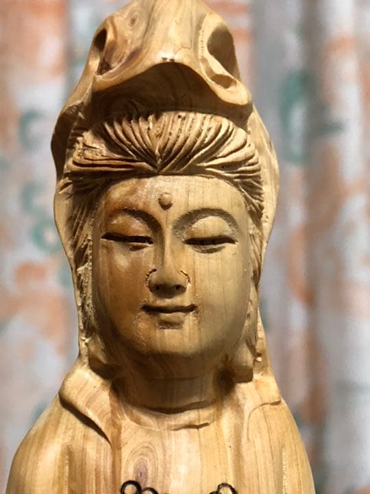 ヒノキ（太行山崖柏）崖柏（ヤーバイ) 天然 木彫 観音仏像