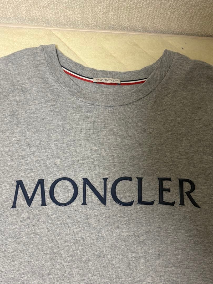 MONCLER グレー Tシャツ ロゴプリント 半袖