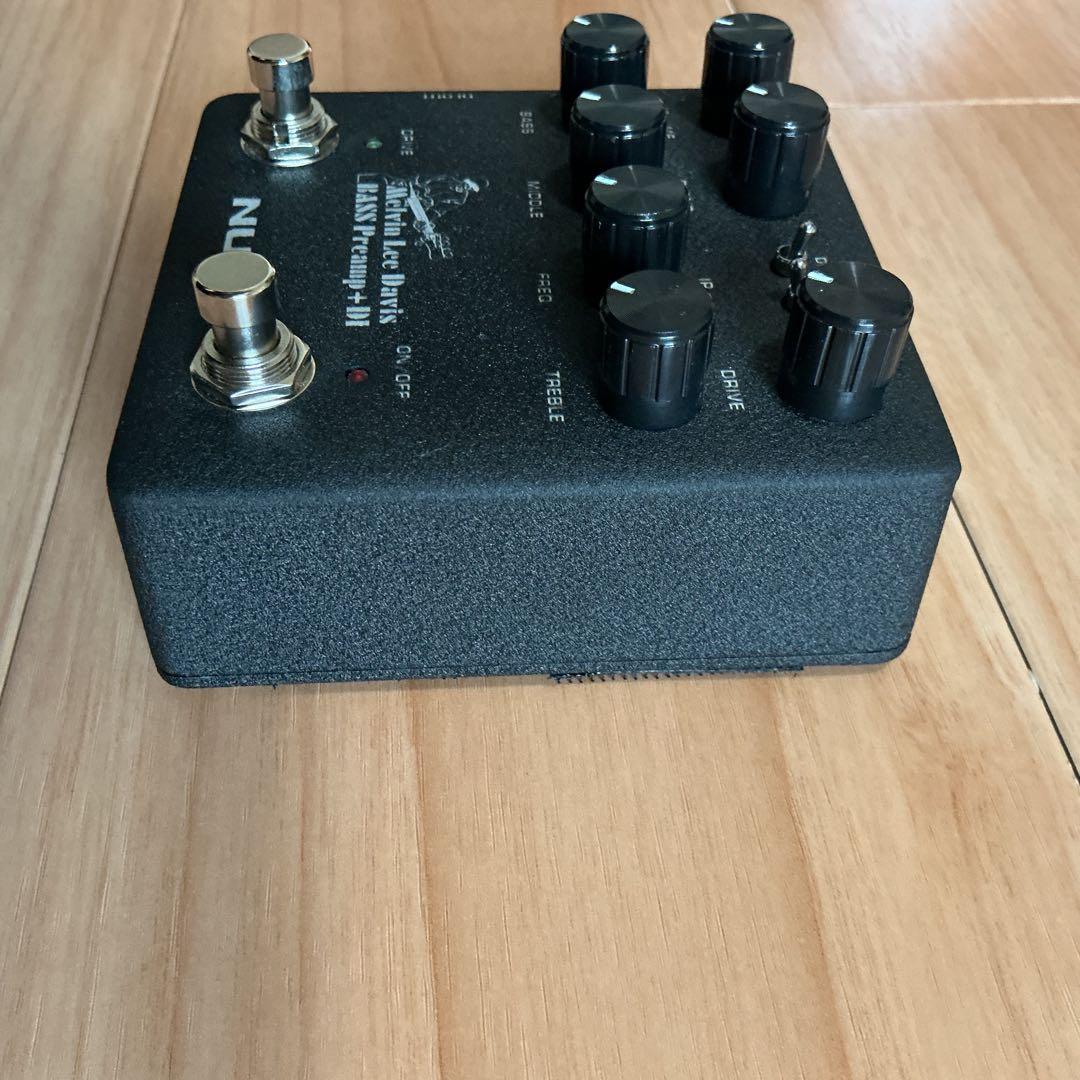 ベース NUX Melvin Lee Davis BASS Preamp + DI