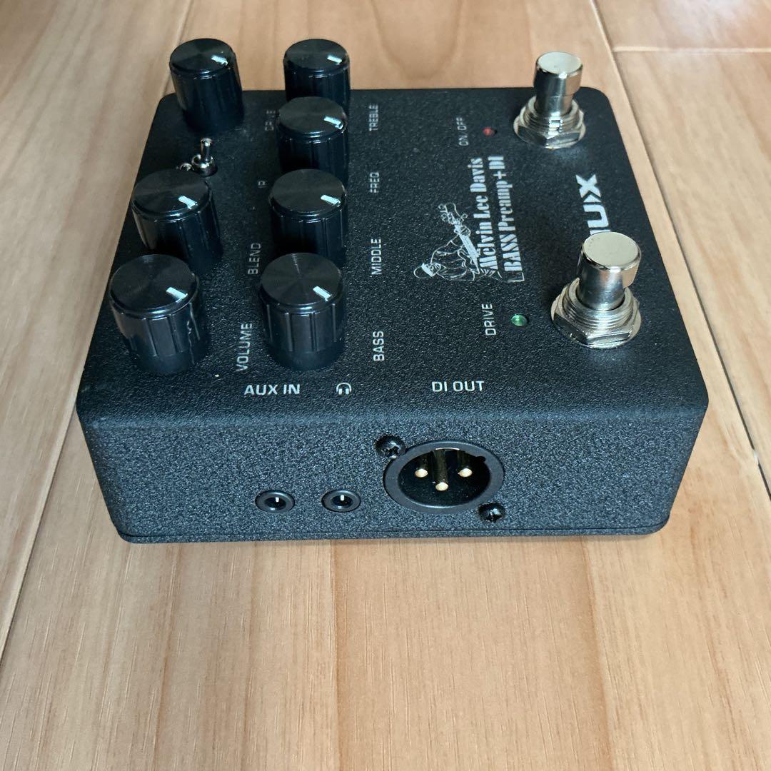 ベース NUX Melvin Lee Davis BASS Preamp + DI