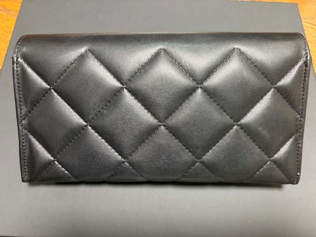 CHANELサングラス　ワインレッド色