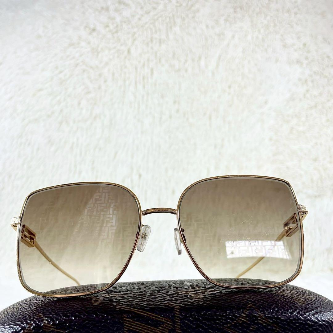 FENDI　フェンディ　サングラス　ズッカ柄　FE40013U　ブラウンレンズ