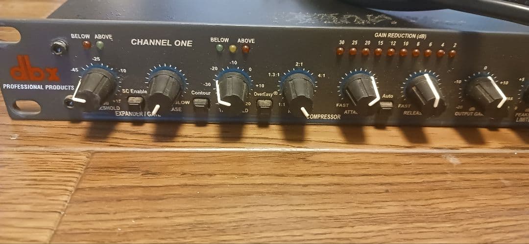 dbx166XL ステレオコンプレッサー、リミッター