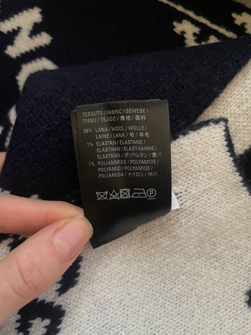 BALENCIAGA バレンシアガ　大判ロゴマフラー　ネイビー&ホワイト