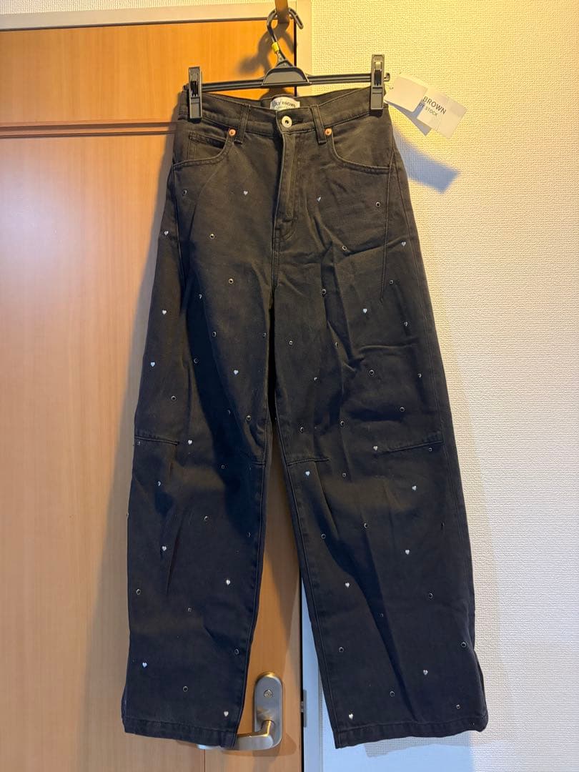 新品タグ付き　lilybrown ハートビジューワイドデニムパンツ　BLK