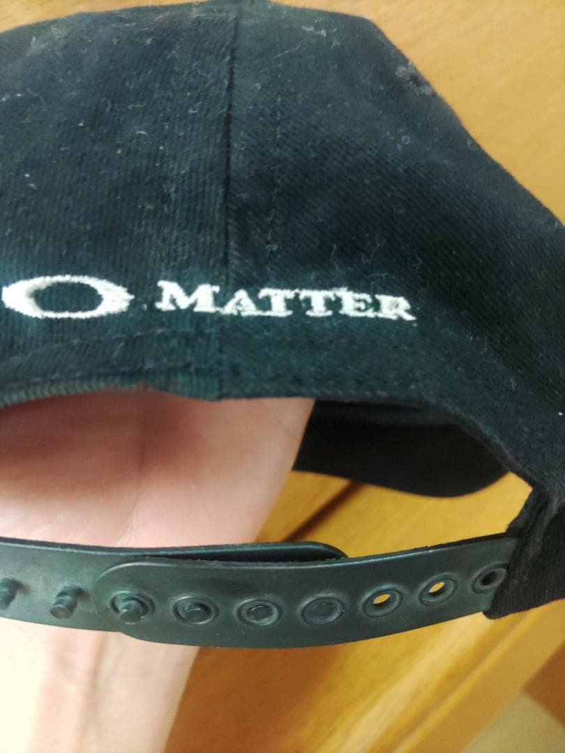 OAKLEY ブラックキャップ O MATTER